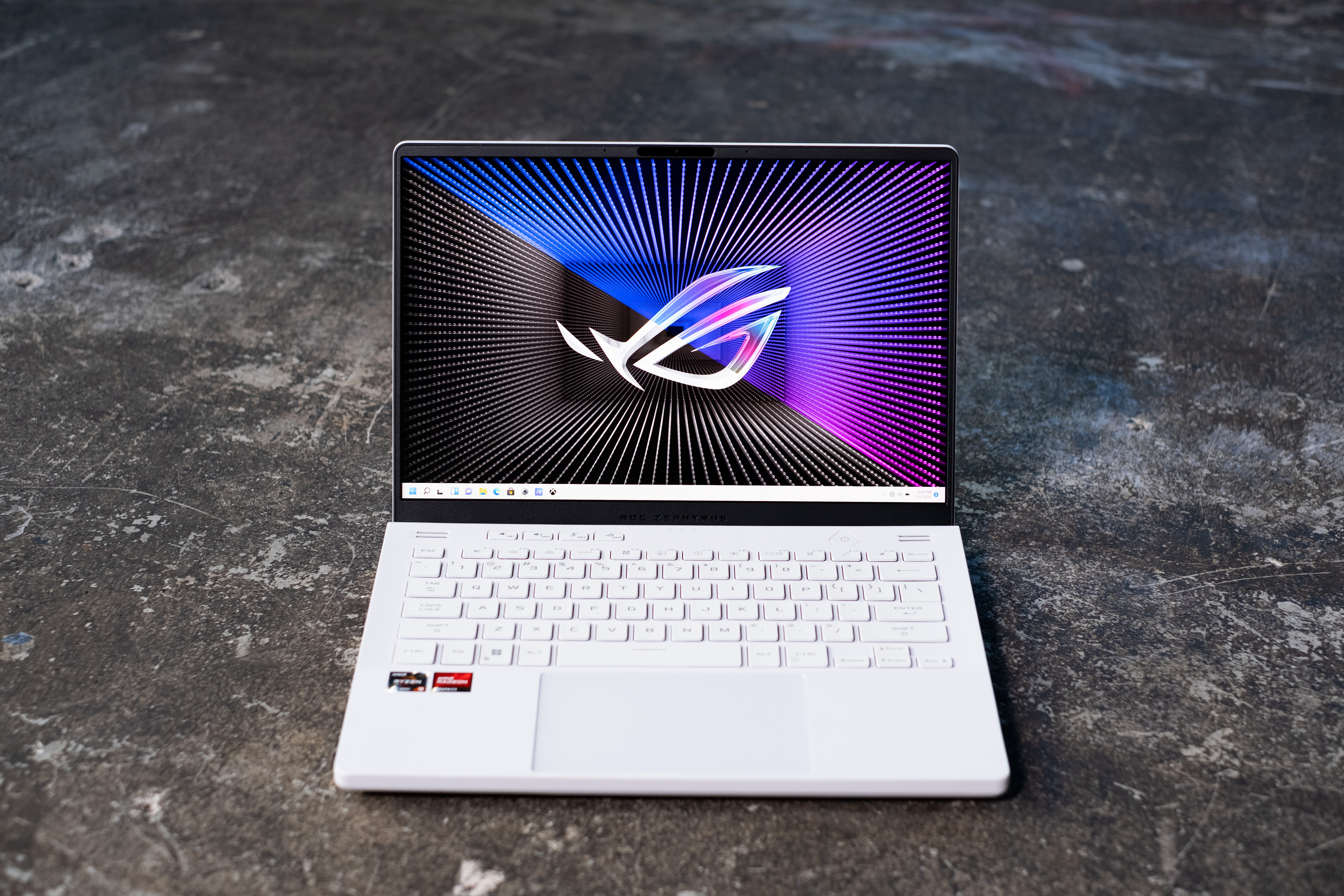 ROG Zephyrus G14 (2022) - Most portable