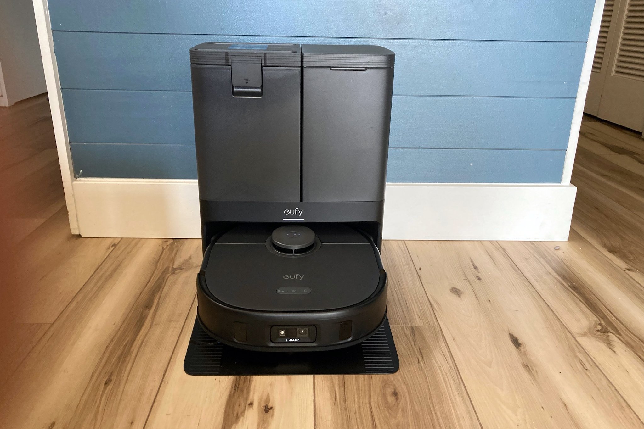 Eufy X10 Pro Omni: Great vacuum/mop combo for pet owners