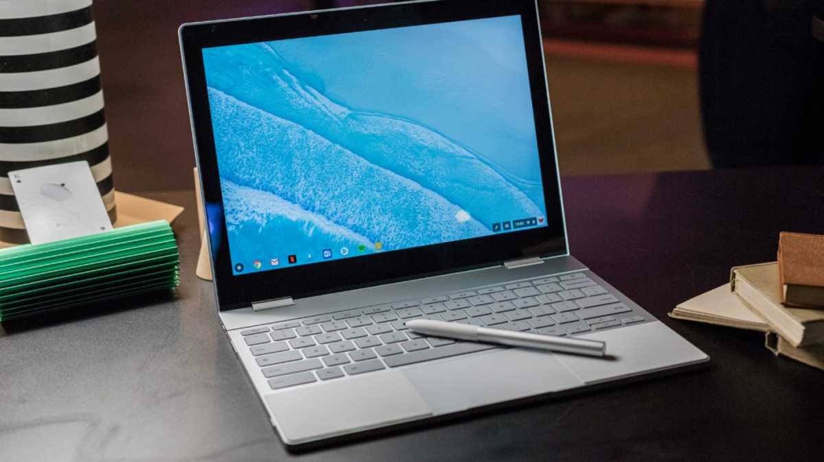 Google Pixelbook (2017) - front view